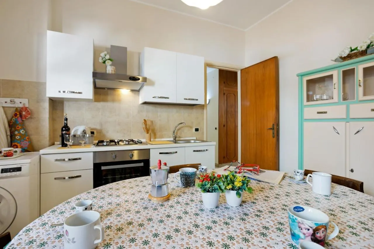 Tra il Centro e il Mare Apartment con terrazzo Aci Castello