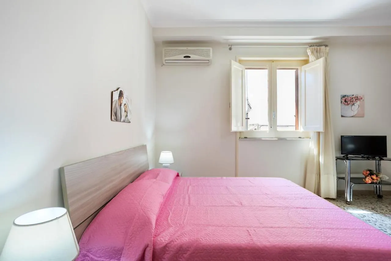 Tra il Centro e il Mare Apartment con terrazzo Aci Castello
